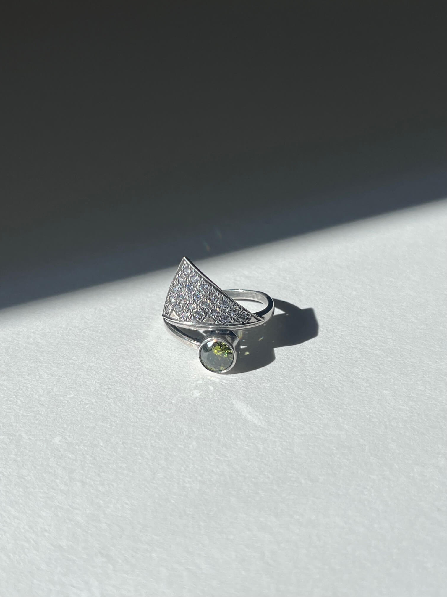 Pierścionek Piramida